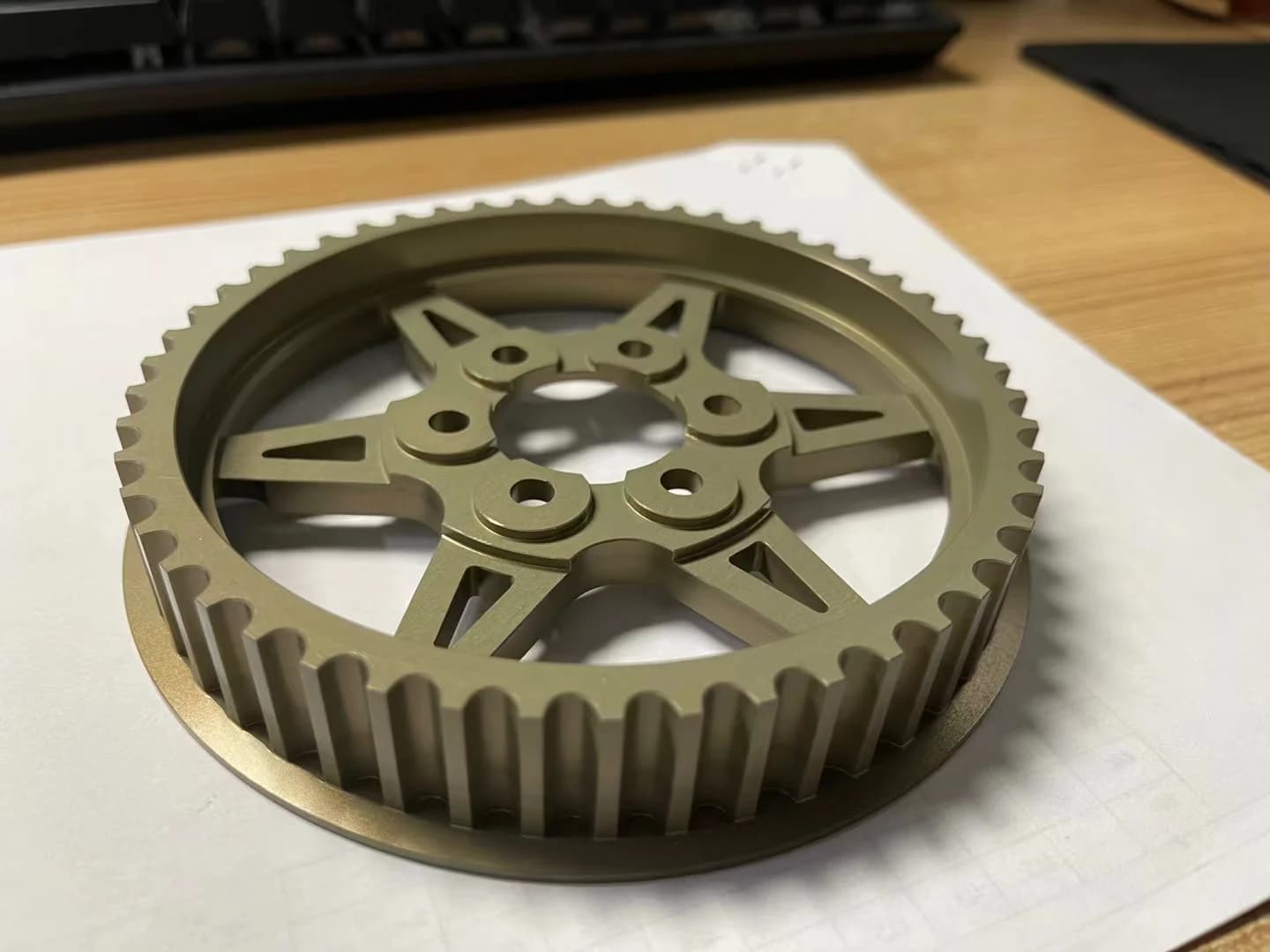 Machined toothed-disc sample, Metal machining photographs