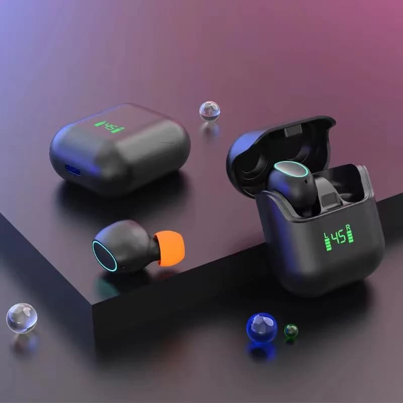 ワイヤレスイヤホンと充電ケースのデザイン